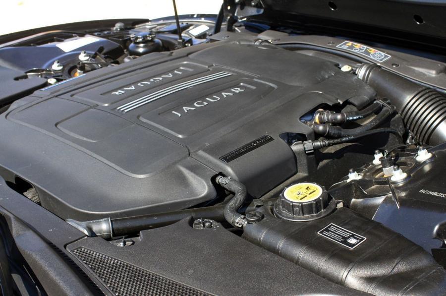  Jaguar XKR-S 2012 года  (фото 65 из 82)